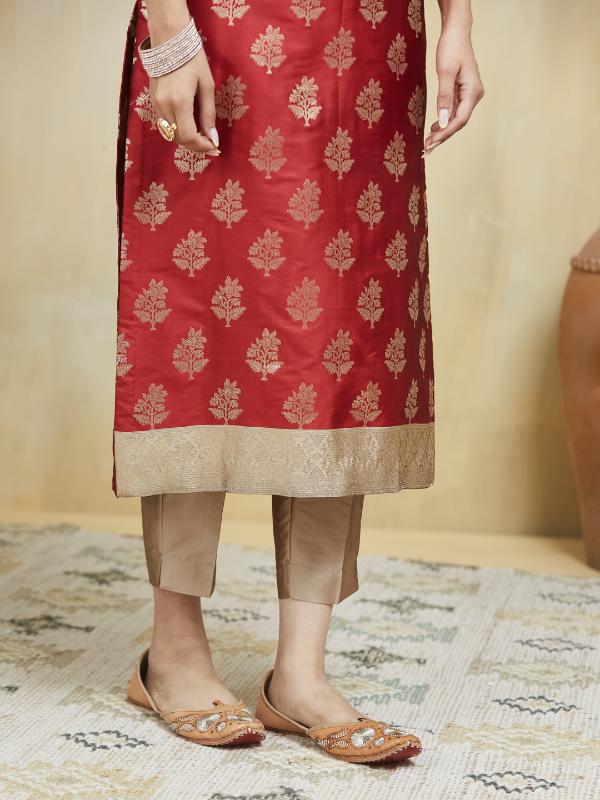 EOSS Creamy Maroon Banarsi Silk Stitched Suit - Image 9