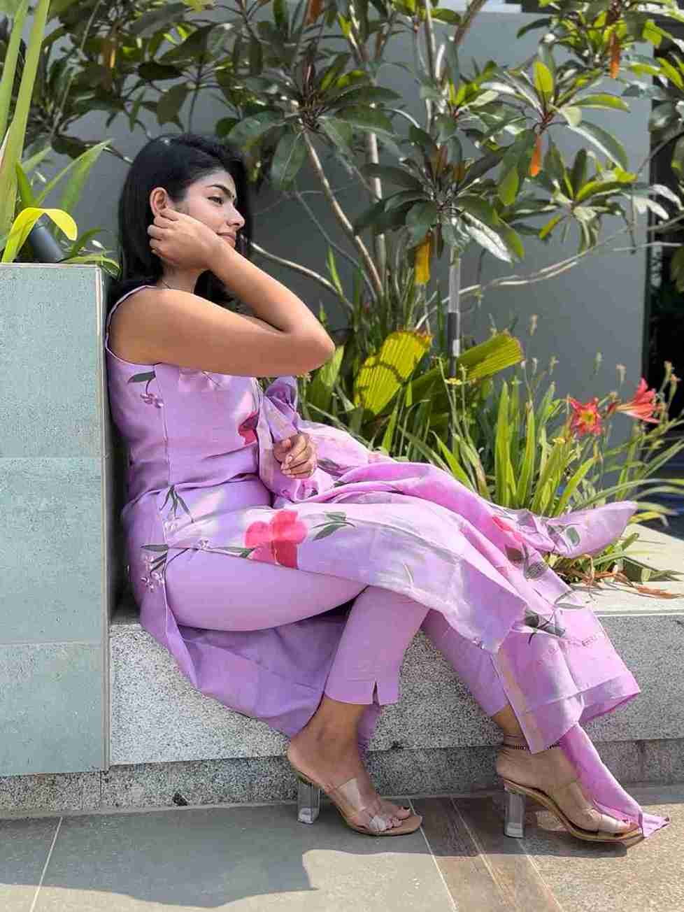 EOSS Tulip Stitched Suit - Image 4