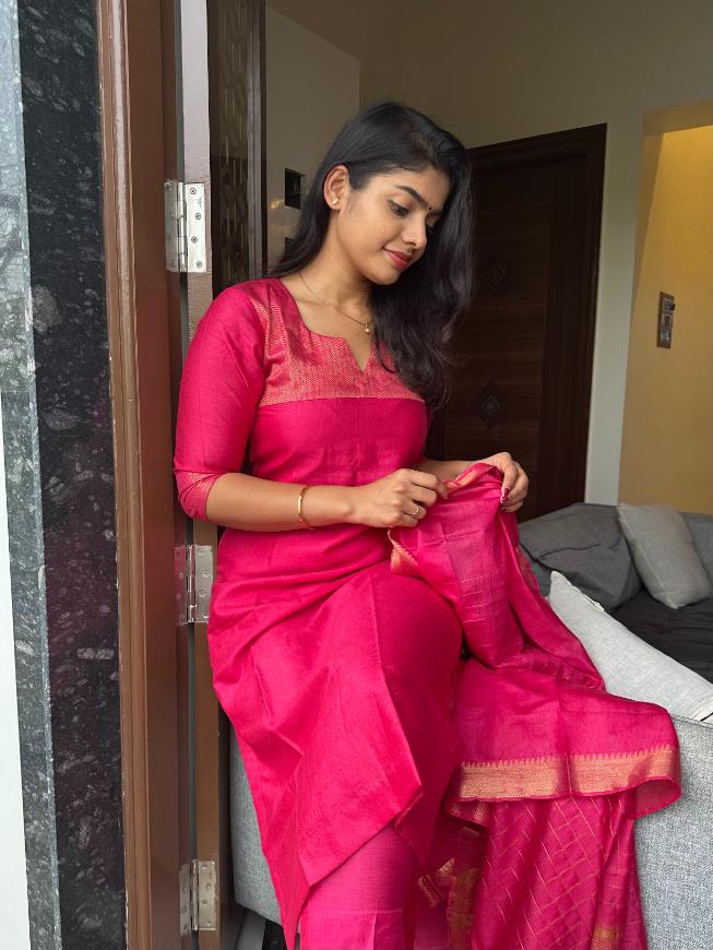 Nayantara Best Seller Suit - Image 23