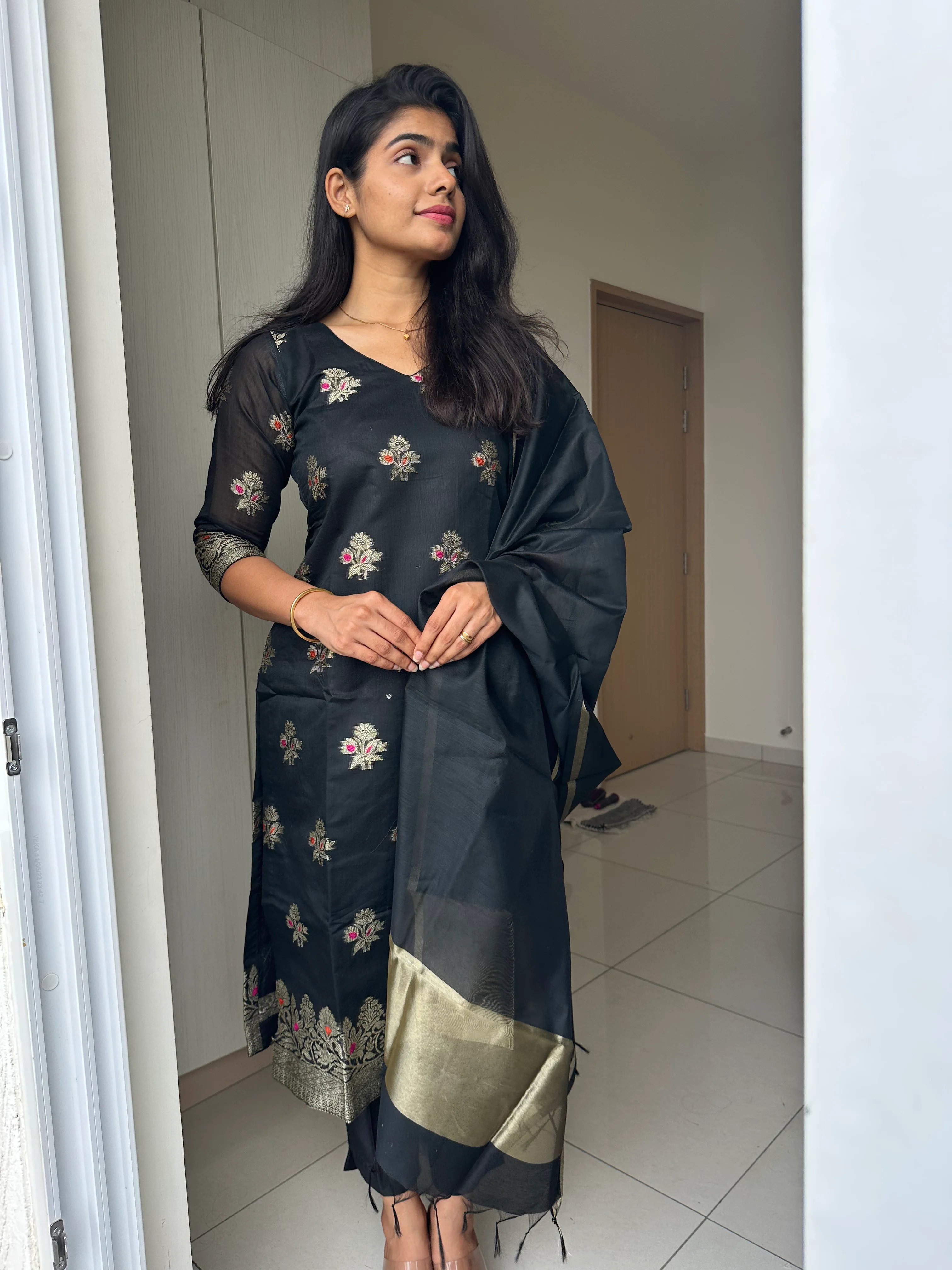 Pearl Black Best Seller Suit - Image 10