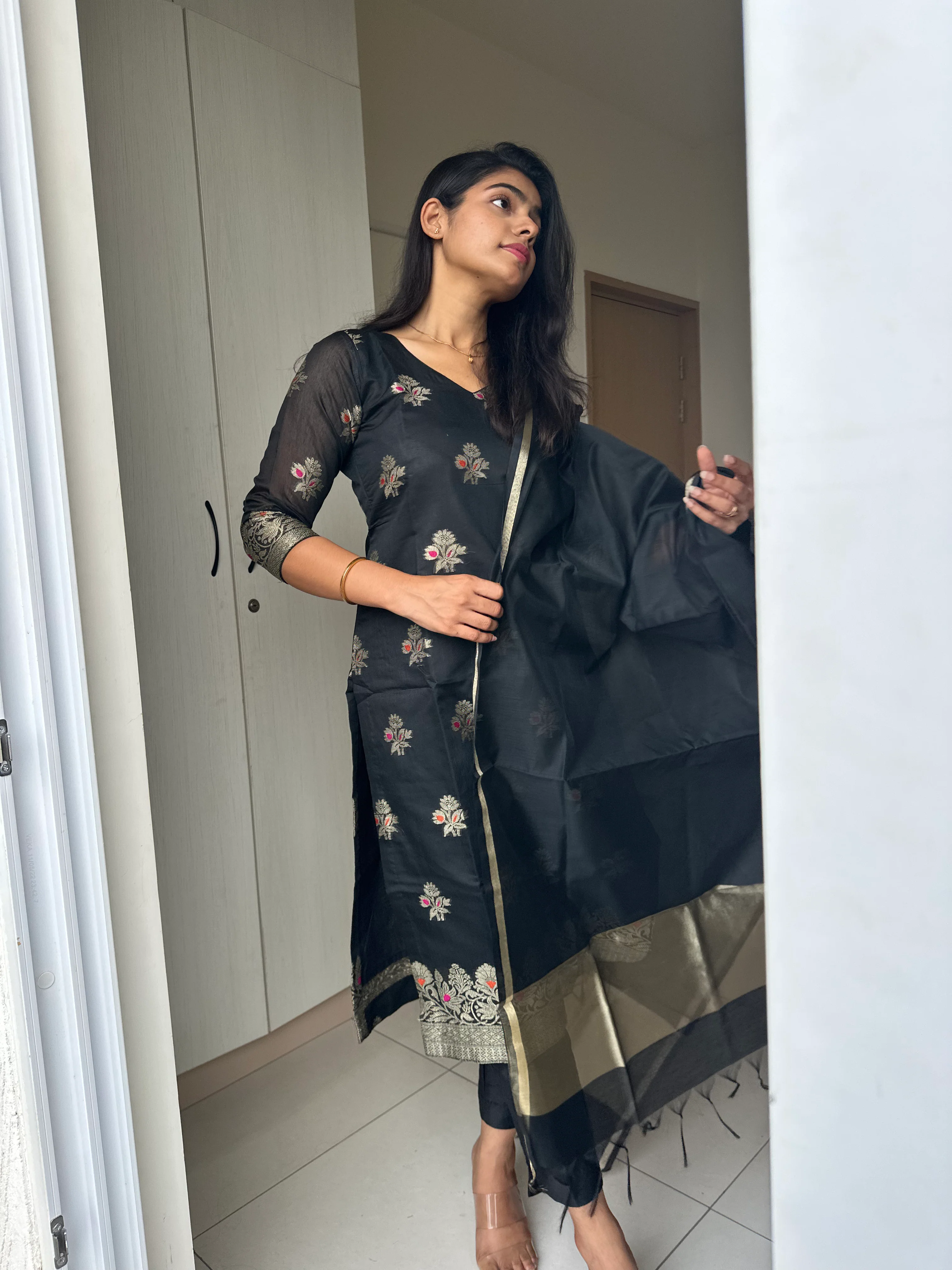 Pearl Black Best Seller Suit - Image 12