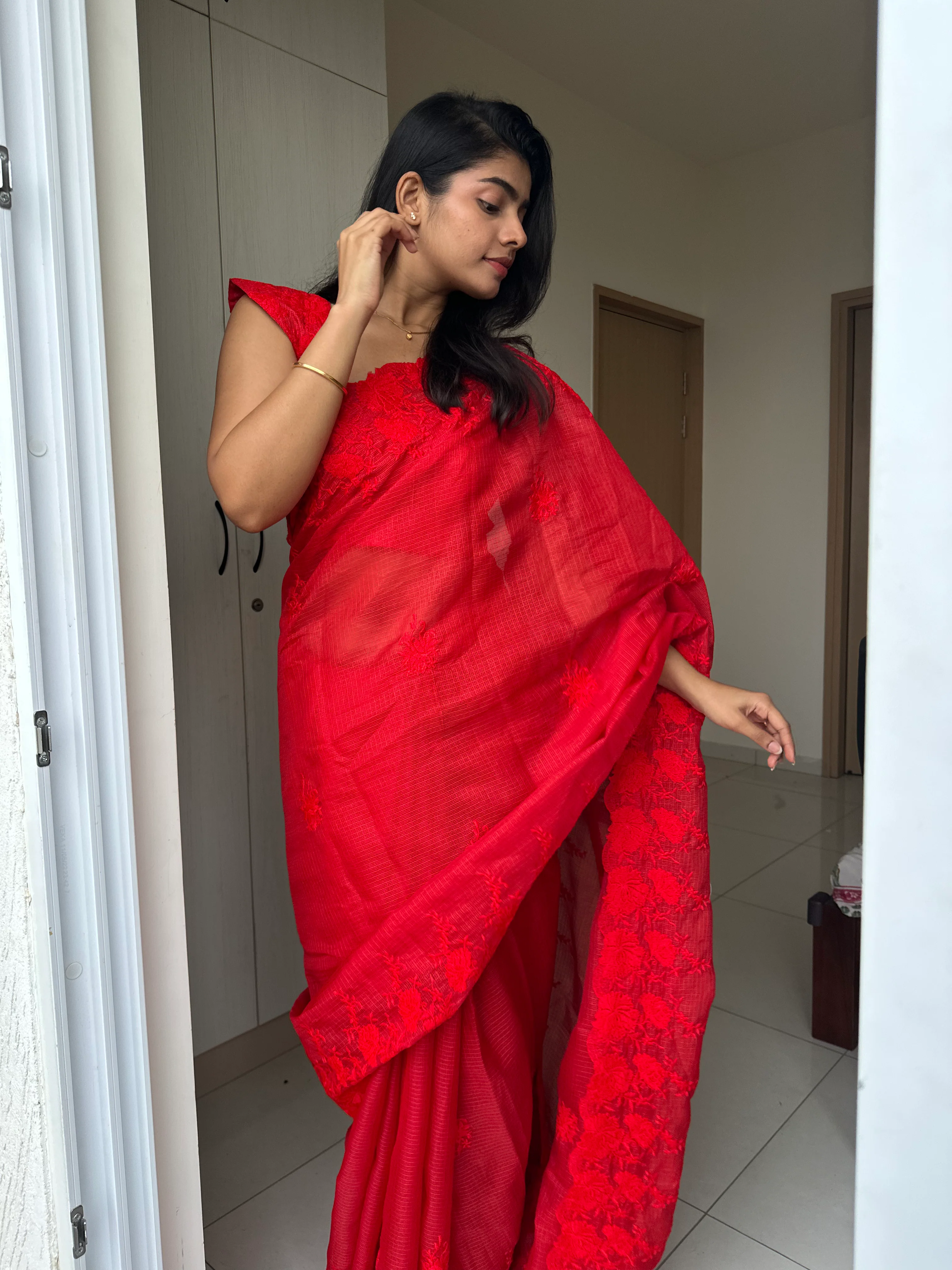 Taniya Cutwork Red Saree - Image 2