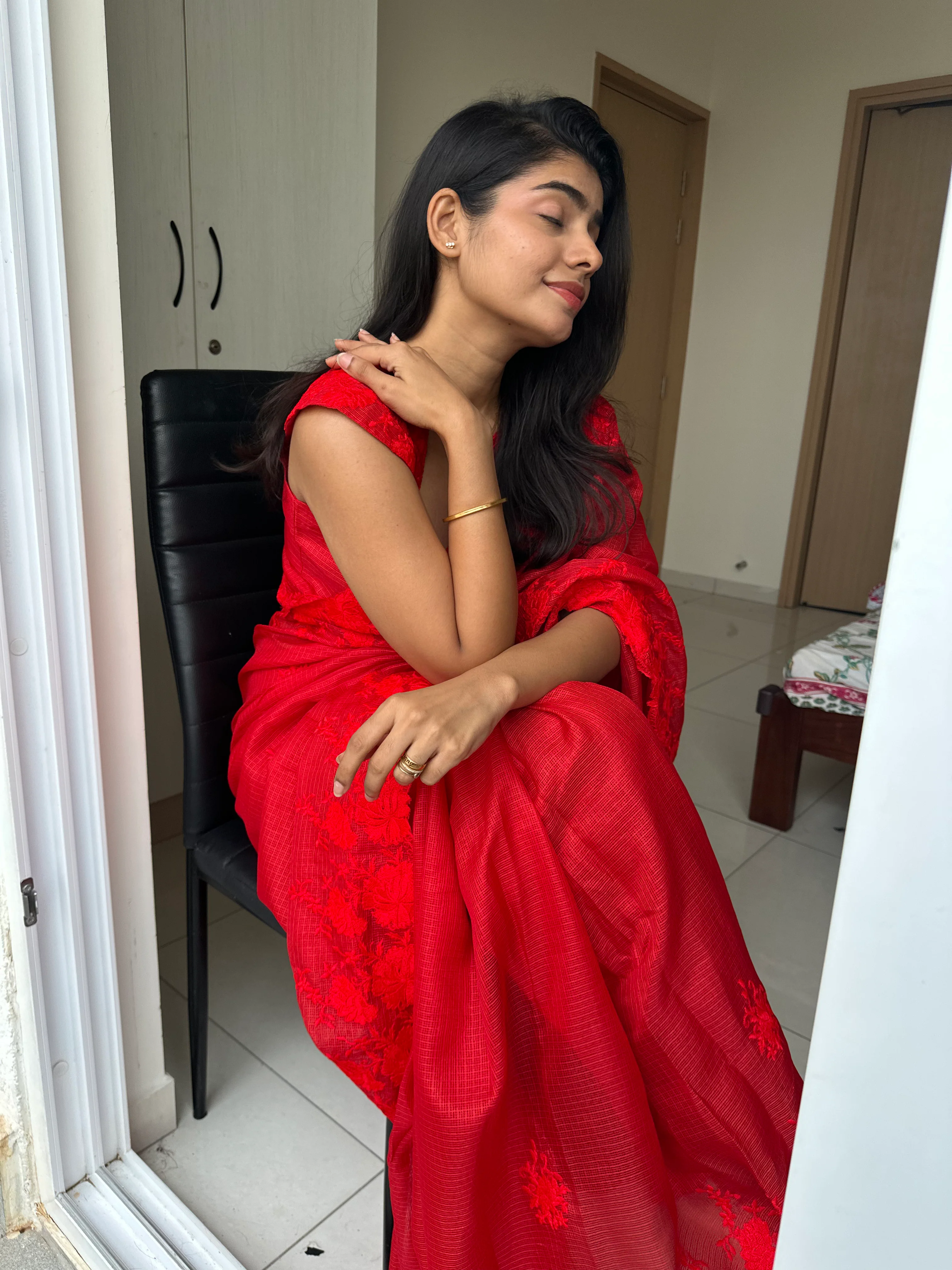 Taniya Cutwork Red Saree - Image 6