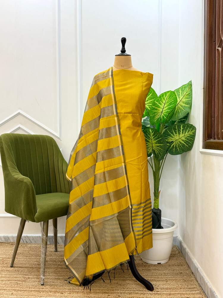 Amber Heart Rise Silk Stitched Suit - Image 15